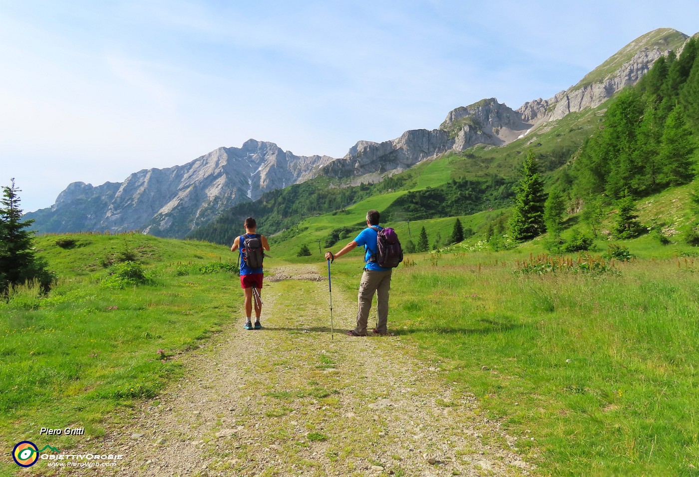 12 Pegherolo (2369 m) a sx , Cavallo (2323 m).JPG